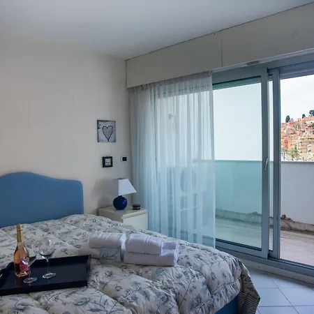 Апартаменти Roca Mare 6 - Happy *